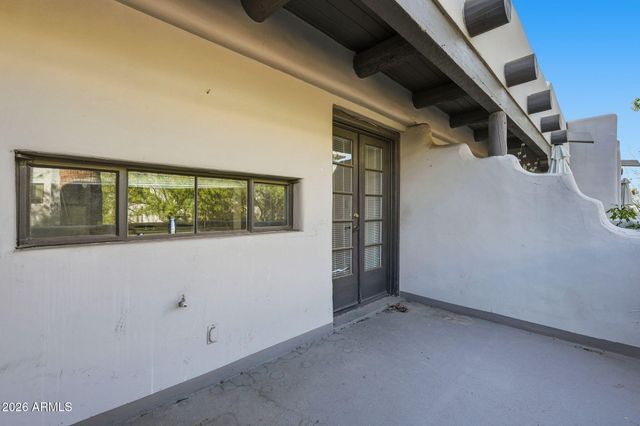 1449 E HIGHLAND Avenue 16, Phoenix, AZ 85014