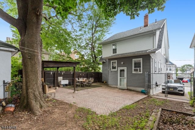 94 Palmer St, Passaic City, NJ 07055