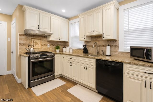 94 Palmer St, Passaic City, NJ 07055