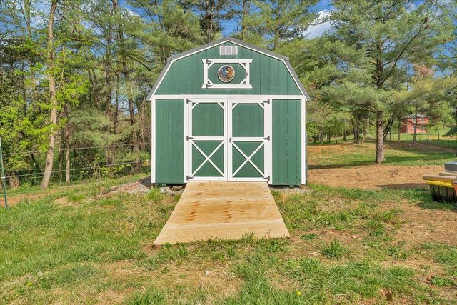 103 Rocky Top RD, Troutville, VA 24175