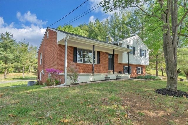 103 Rocky Top RD, Troutville, VA 24175