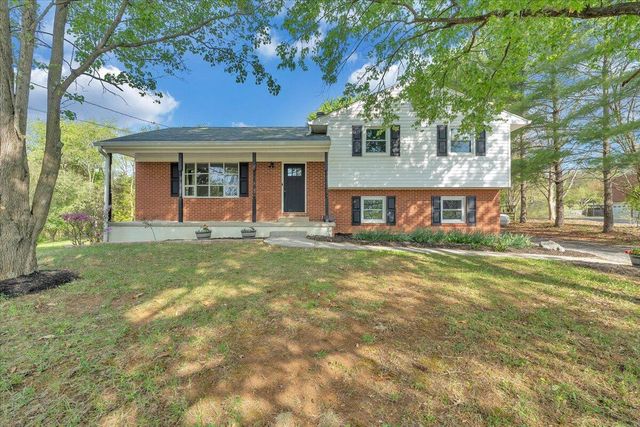 103 Rocky Top RD, Troutville, VA 24175