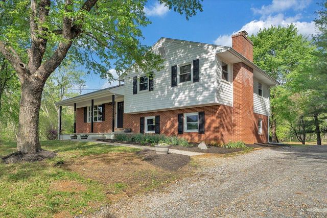 103 Rocky Top RD, Troutville, VA 24175