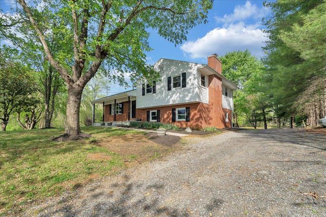 103 Rocky Top RD, Troutville, VA 24175