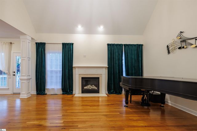 4 Oglethorpe Court, Simpsonville, SC 29681