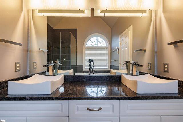 4 Oglethorpe Court, Simpsonville, SC 29681