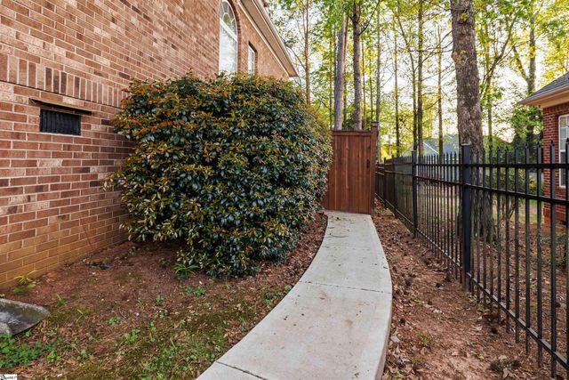 4 Oglethorpe Court, Simpsonville, SC 29681