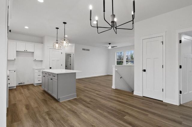517 Scenic View Avenue, Valparaiso, IN 46385