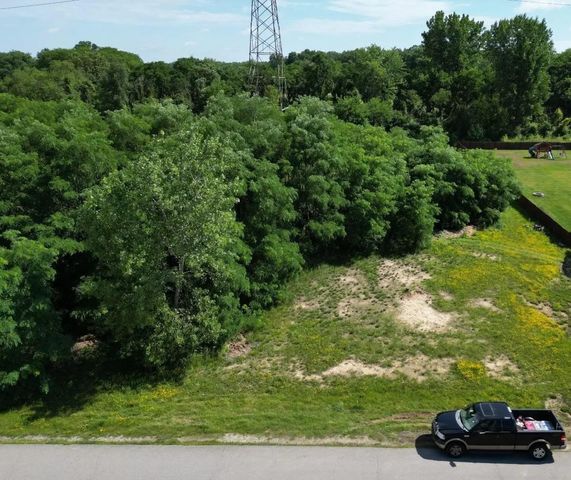 517 Scenic View Avenue, Valparaiso, IN 46385