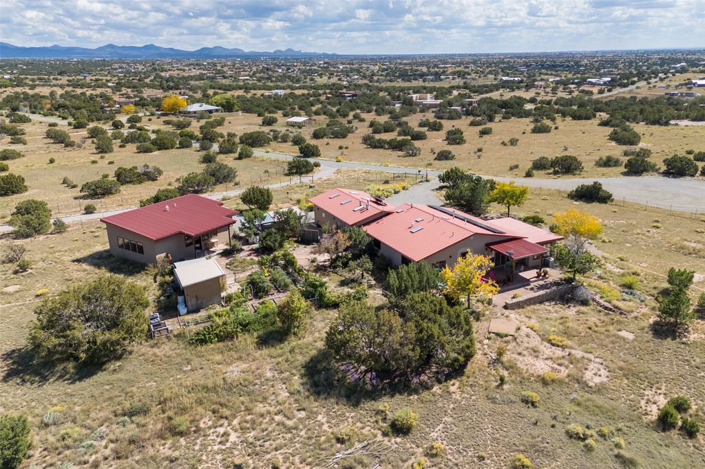 108 Calle Francisca, Santa Fe, NM 87507