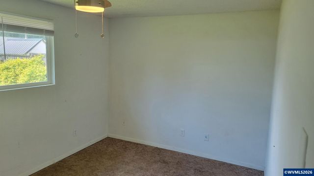 945 N 4th St, Aumsville, OR 97325