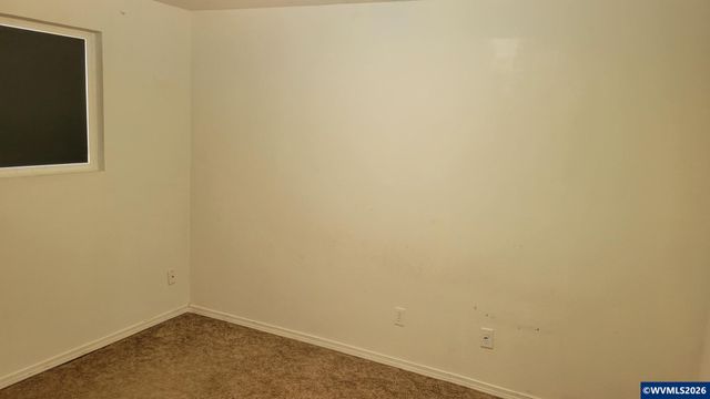945 N 4th St, Aumsville, OR 97325