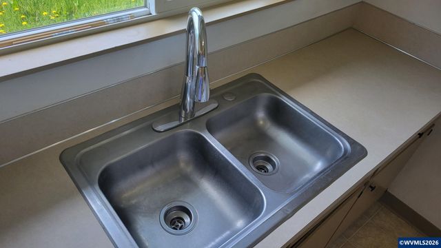 945 N 4th St, Aumsville, OR 97325