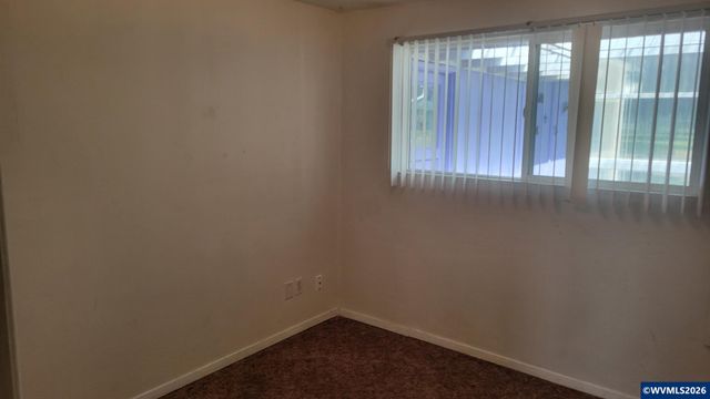 945 N 4th St, Aumsville, OR 97325