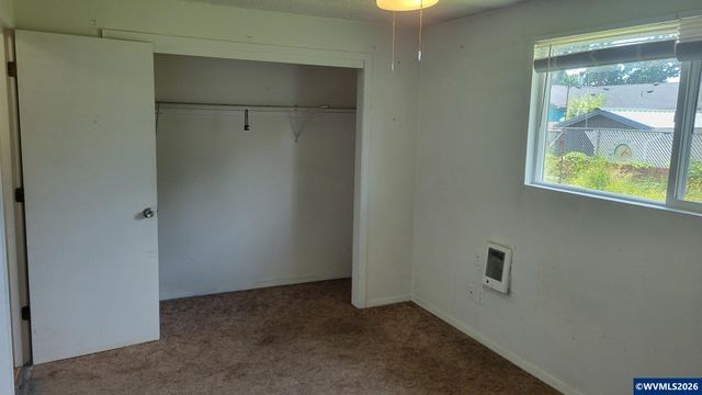 945 N 4th St, Aumsville, OR 97325