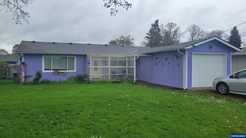 945 N 4th St, Aumsville, OR 97325