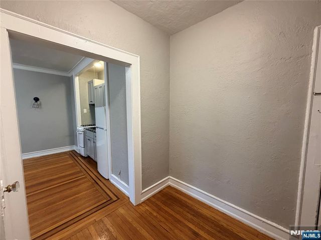 17 Elwood Place 404, Newark, NJ 07104