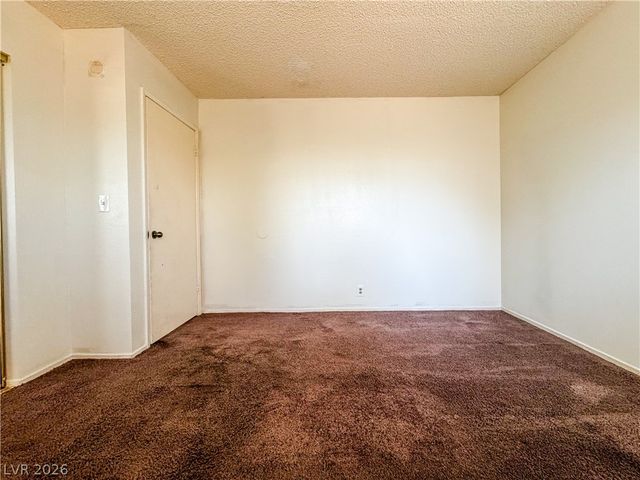 3375 East Tompkins Avenue 158, Las Vegas, NV 89121