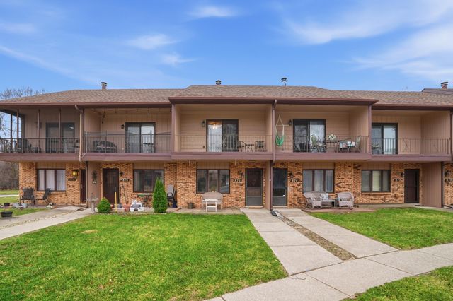 876 Jordan Circle, Schererville, IN 46375