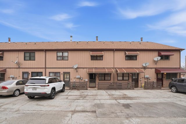 876 Jordan Circle, Schererville, IN 46375