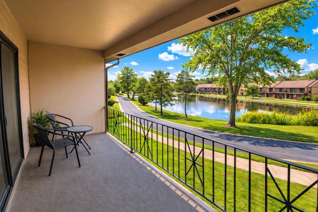 876 Jordan Circle, Schererville, IN 46375