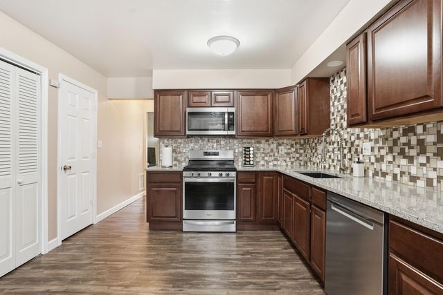 876 Jordan Circle, Schererville, IN 46375