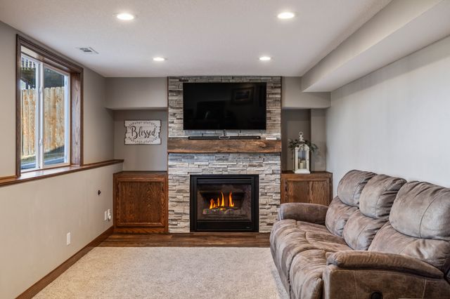 4404 146th Street, Urbandale, IA 50323