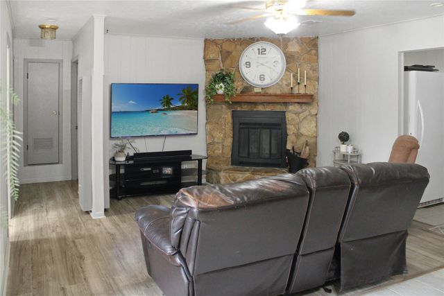 515 Lois Street, Aubrey, TX 76227