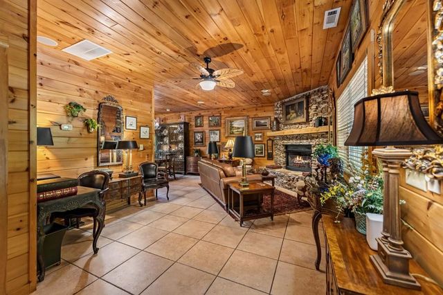 940 Knollwood Road, Mineral Bluff, GA 30559