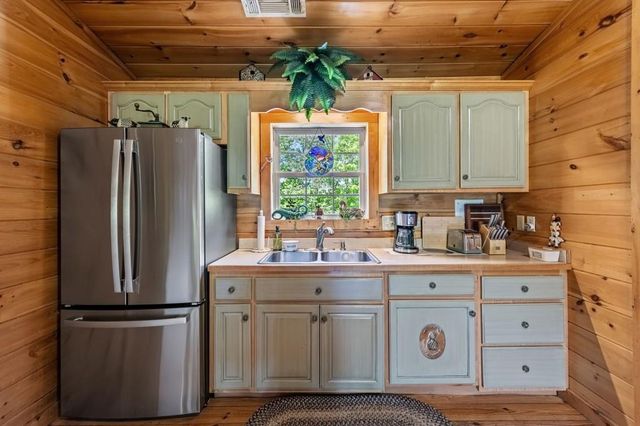 940 Knollwood Road, Mineral Bluff, GA 30559
