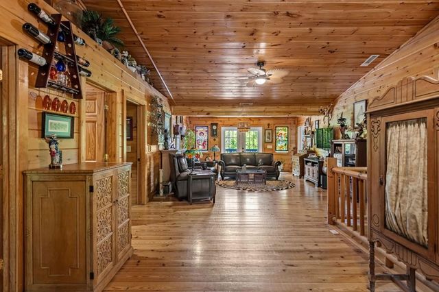 940 Knollwood Road, Mineral Bluff, GA 30559