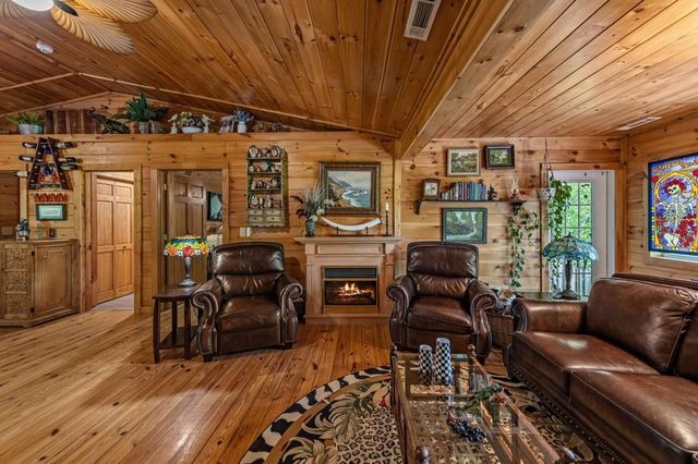 940 Knollwood Road, Mineral Bluff, GA 30559