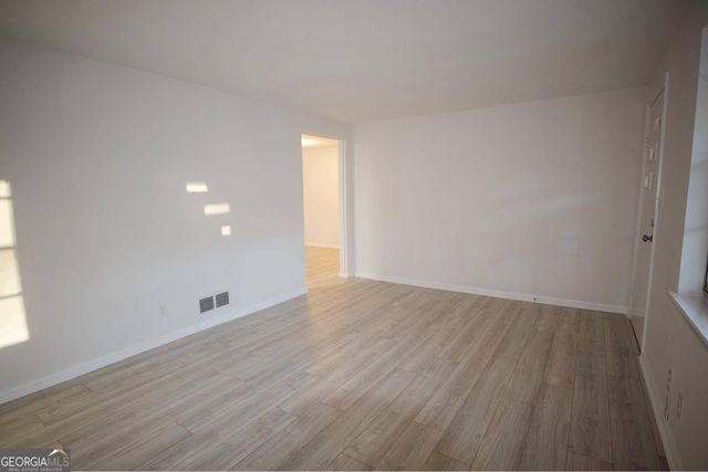 70 W Meadowcliff Circle, Carrollton, GA 30116