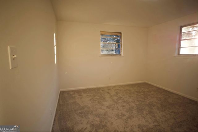 70 W Meadowcliff Circle, Carrollton, GA 30116