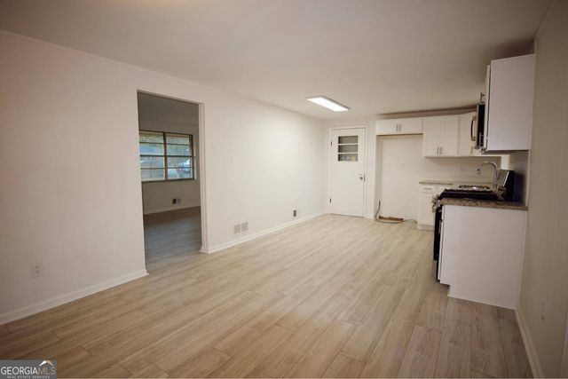 70 W Meadowcliff Circle, Carrollton, GA 30116