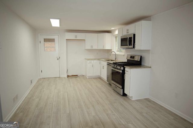 70 W Meadowcliff Circle, Carrollton, GA 30116