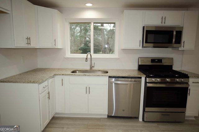 70 W Meadowcliff Circle, Carrollton, GA 30116