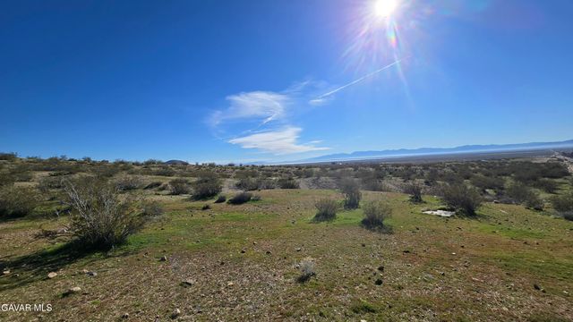 Near United St & Barrington Av, Rosamond, CA 93560