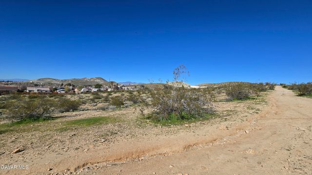 Near United St & Barrington Av, Rosamond, CA 93560