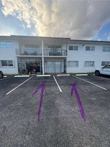 9520 SW 8th St 109, Miami, FL 33174