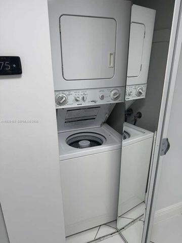 9520 SW 8th St 109, Miami, FL 33174