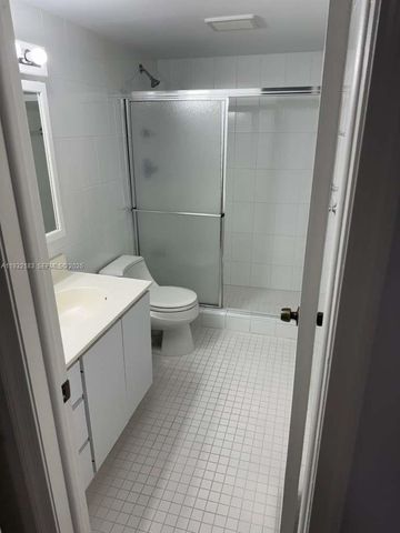 9520 SW 8th St 109, Miami, FL 33174