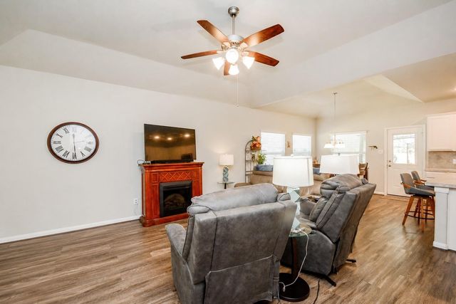 805 Willow Avenue, Cleveland, TX 77327