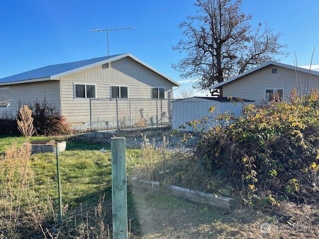 64 Lakeview Way, Brewster, WA 98812