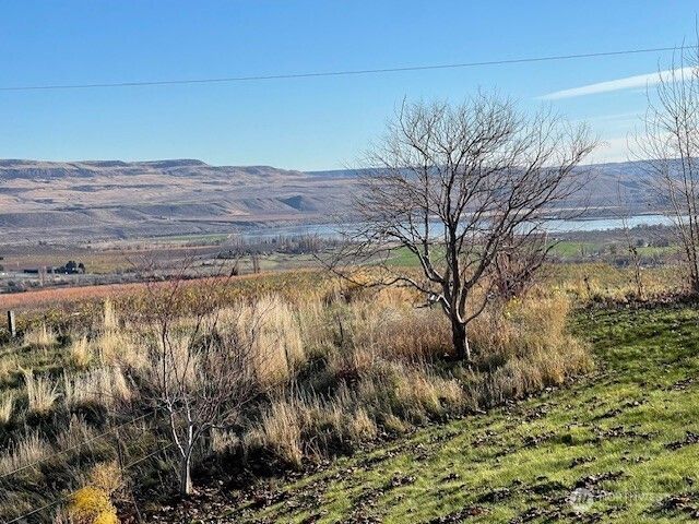 64 Lakeview Way, Brewster, WA 98812