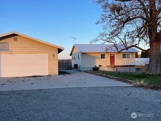 64 Lakeview Way, Brewster, WA 98812