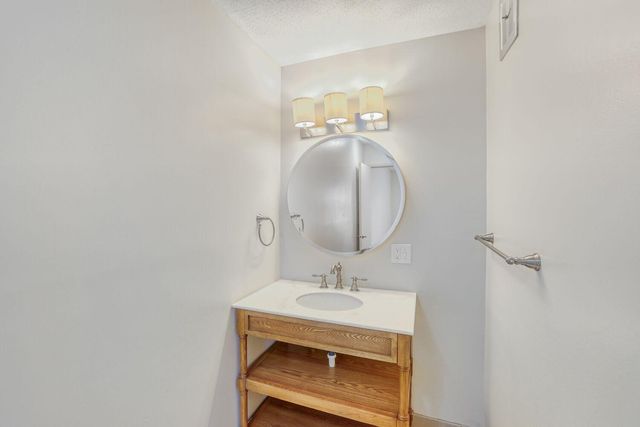 10113 34th Street W 342, Minnetonka, MN 55305