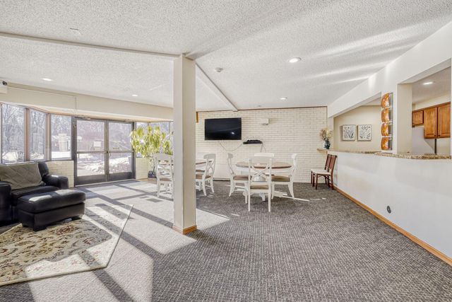 10113 34th Street W 342, Minnetonka, MN 55305