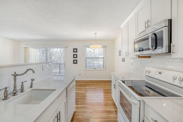 10113 34th Street W 342, Minnetonka, MN 55305