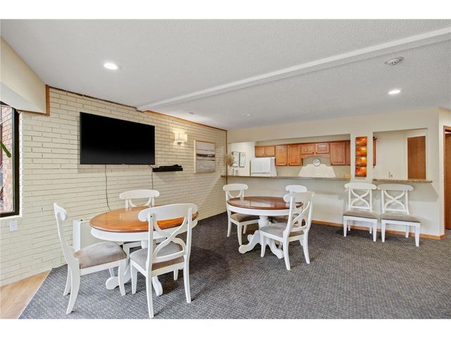 10113 34th Street W 342, Minnetonka, MN 55305